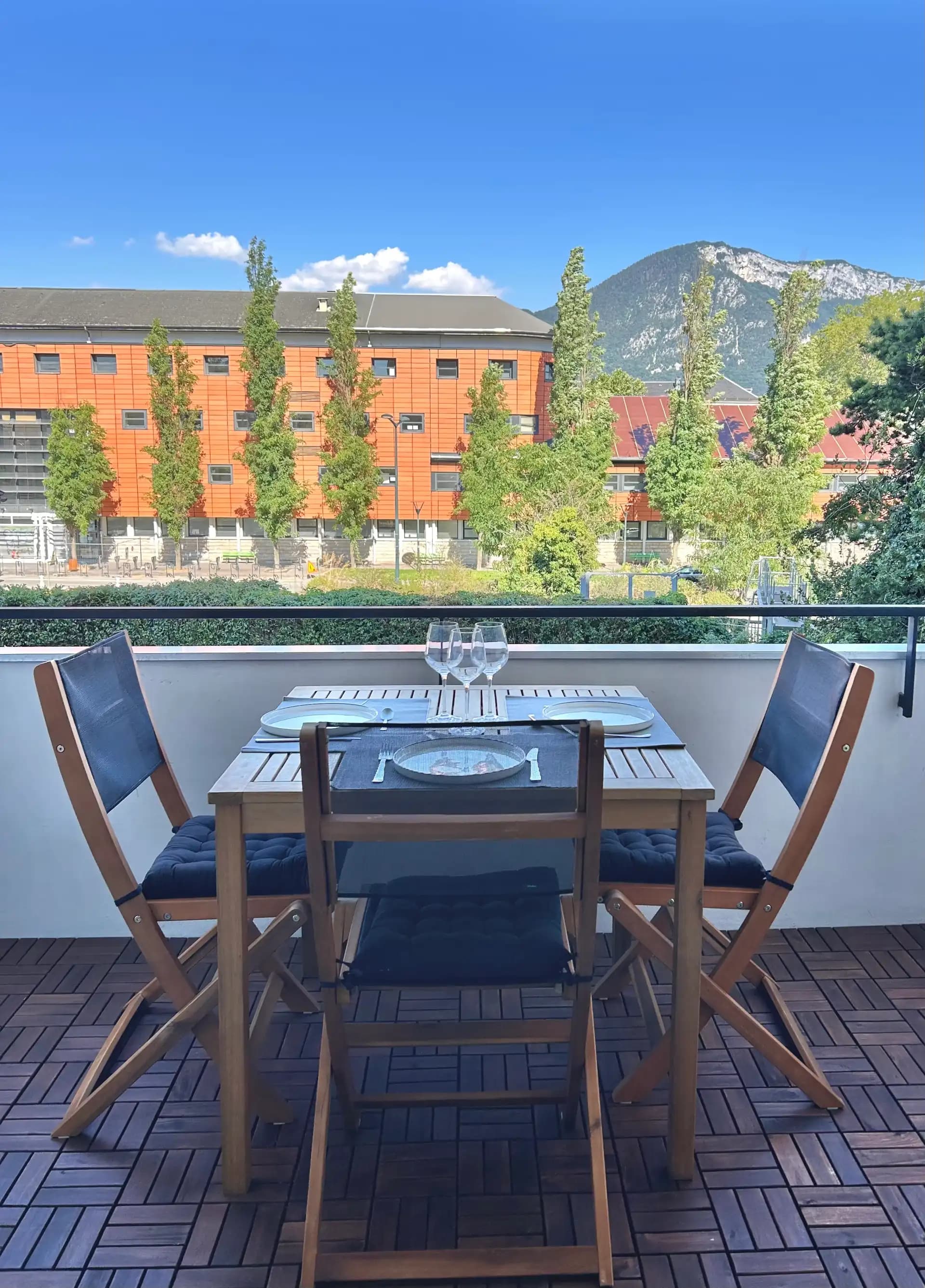salle de bain et cuisine de votre location de vacances annecy